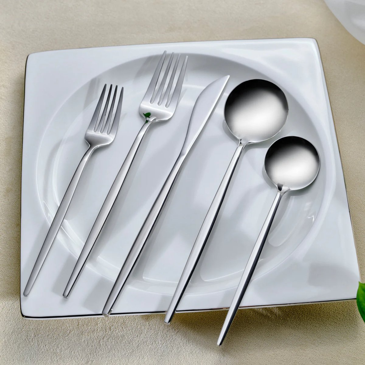 Karaca Orion - Platina 84-delige Bestekset - 12 Persoons