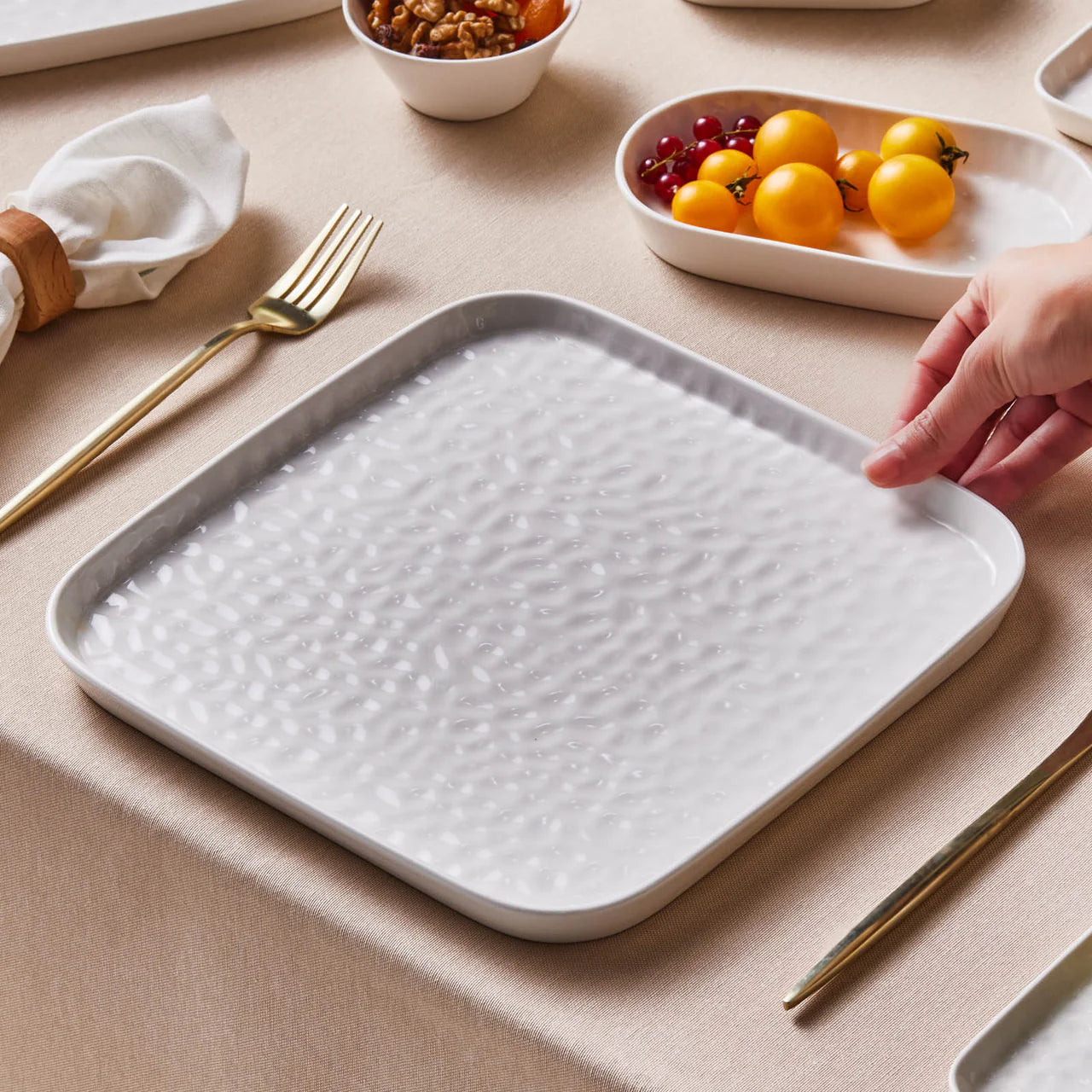 Karaca x Refika, « Bembeyaz », plat de service, 26 cm
