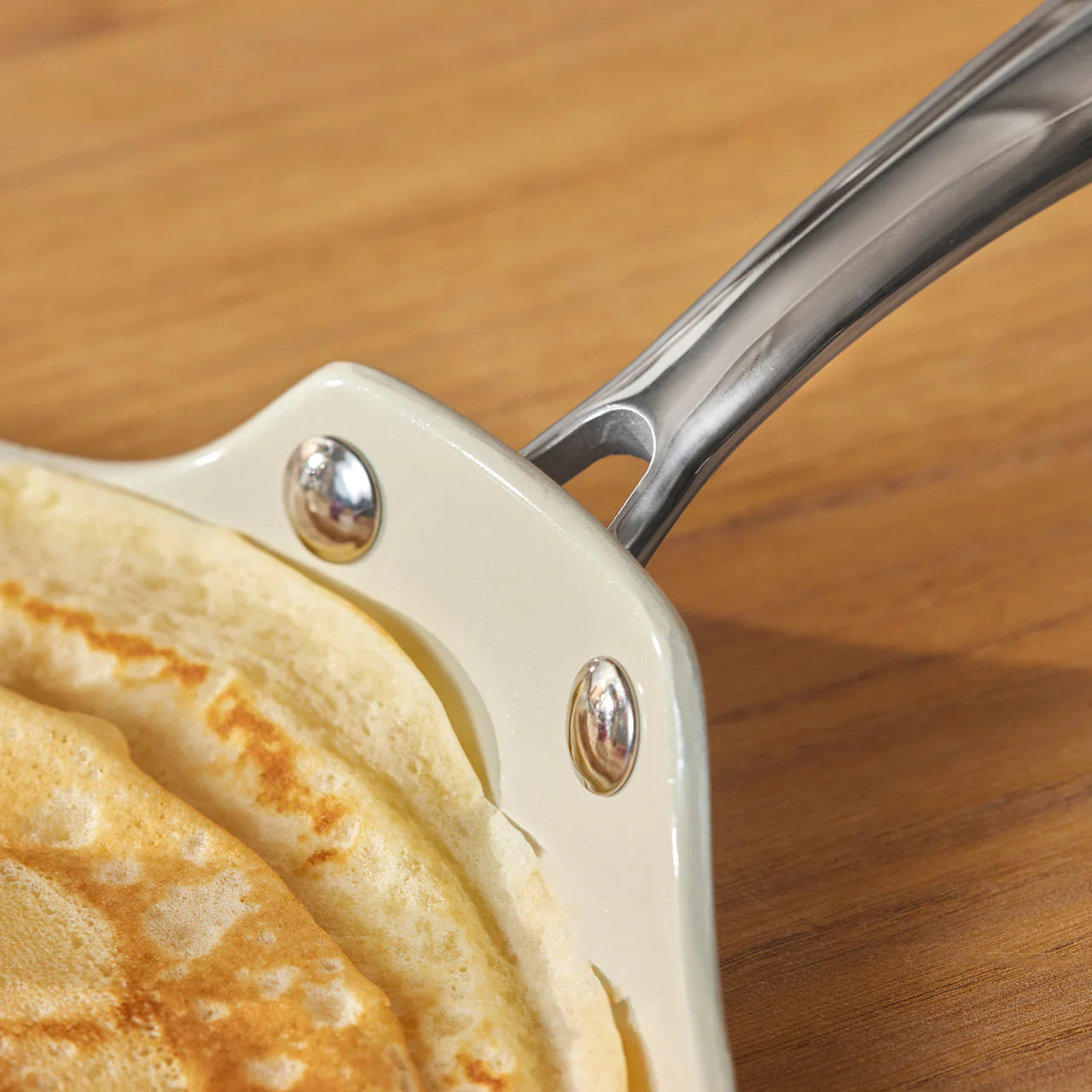 Karaca Swiss Crystal Almond Cream Crêpes-Pfanne mit Edelstahlgriff, 28 cm