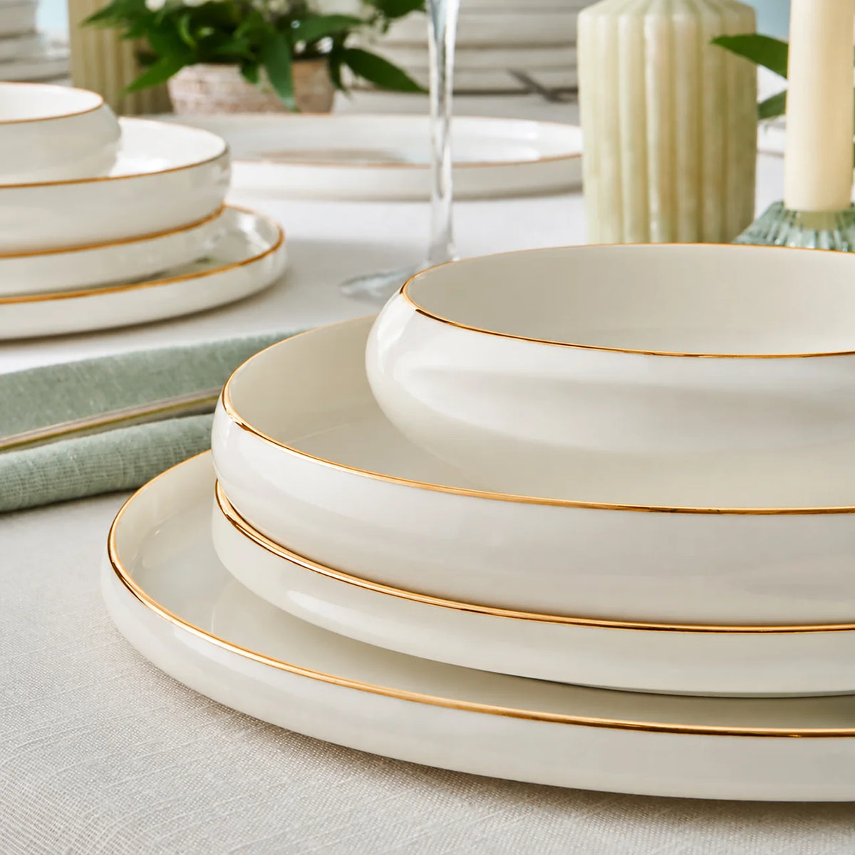 Karaca Stream Bone China Sunset 53 Parça 12 Kişilik Servis Takımı, Gold