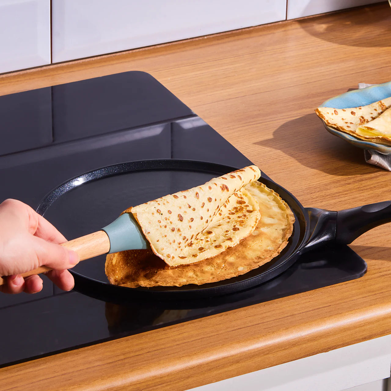 Karaca Fluffy Antihaft-Crêpe- und Pfannkuchenpfanne mit Keramikbeschichtung, 26 cm, schwarz