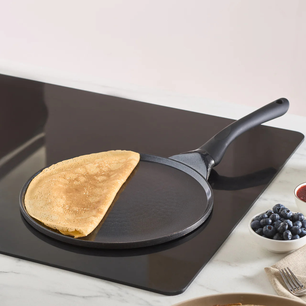 Karaca Fluffy Antihaft-Crêpe- und Pfannkuchenpfanne mit Keramikbeschichtung, 26 cm, schwarz