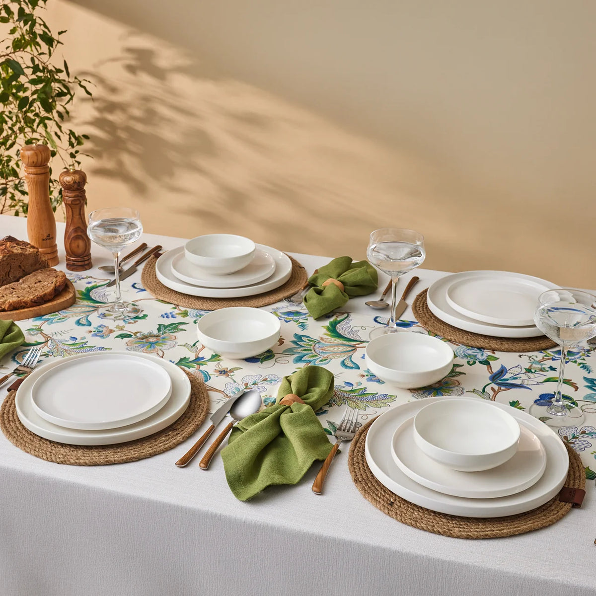Karaca Stream Bone China Saturn 4 Kişilik 12 Parça Yemek Takımı, Beyaz
