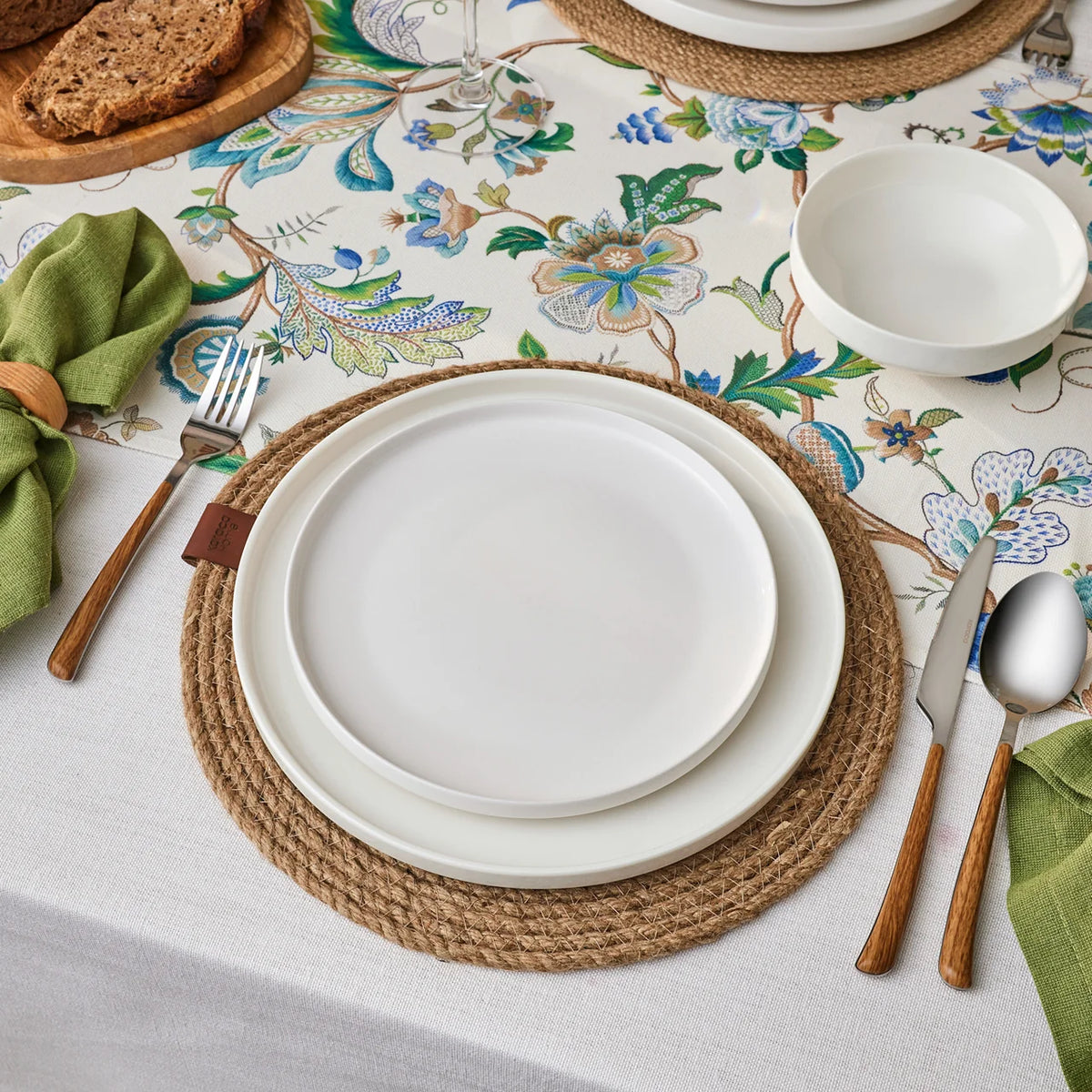 Karaca Stream Bone China Saturn 4 Kişilik 12 Parça Yemek Takımı, Beyaz