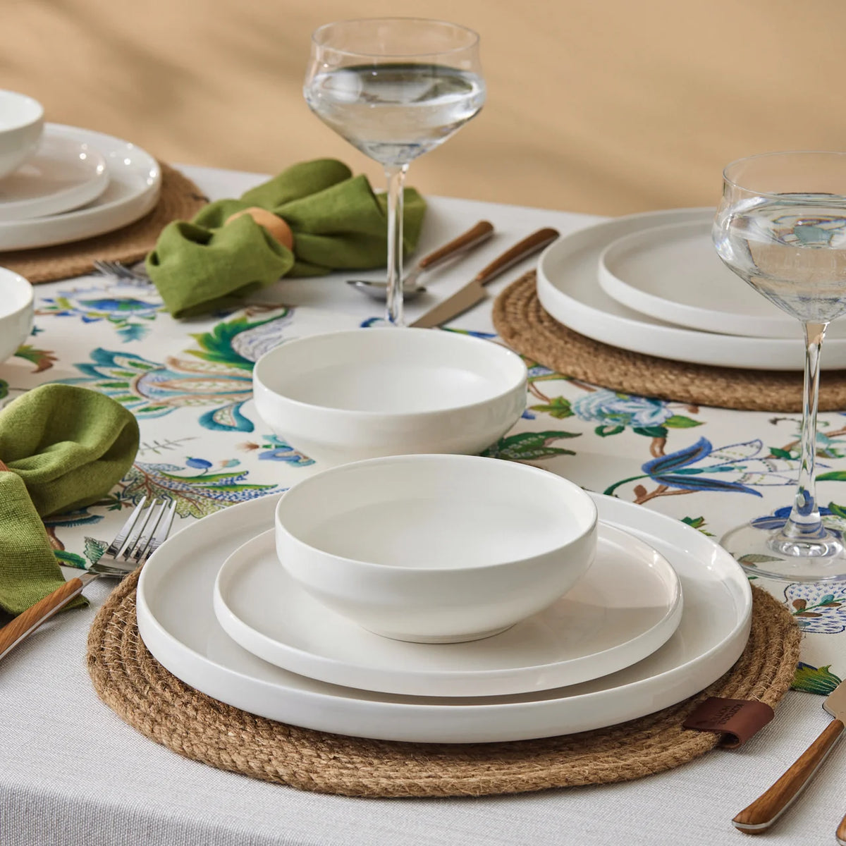 Karaca Stream Bone China Saturn 4 Kişilik 12 Parça Yemek Takımı, Beyaz
