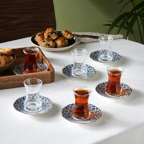 Karaca Emirgan 12-teiliges Bone-China-Teeservice für 6 Personen, 130 ml, mehrfarbig