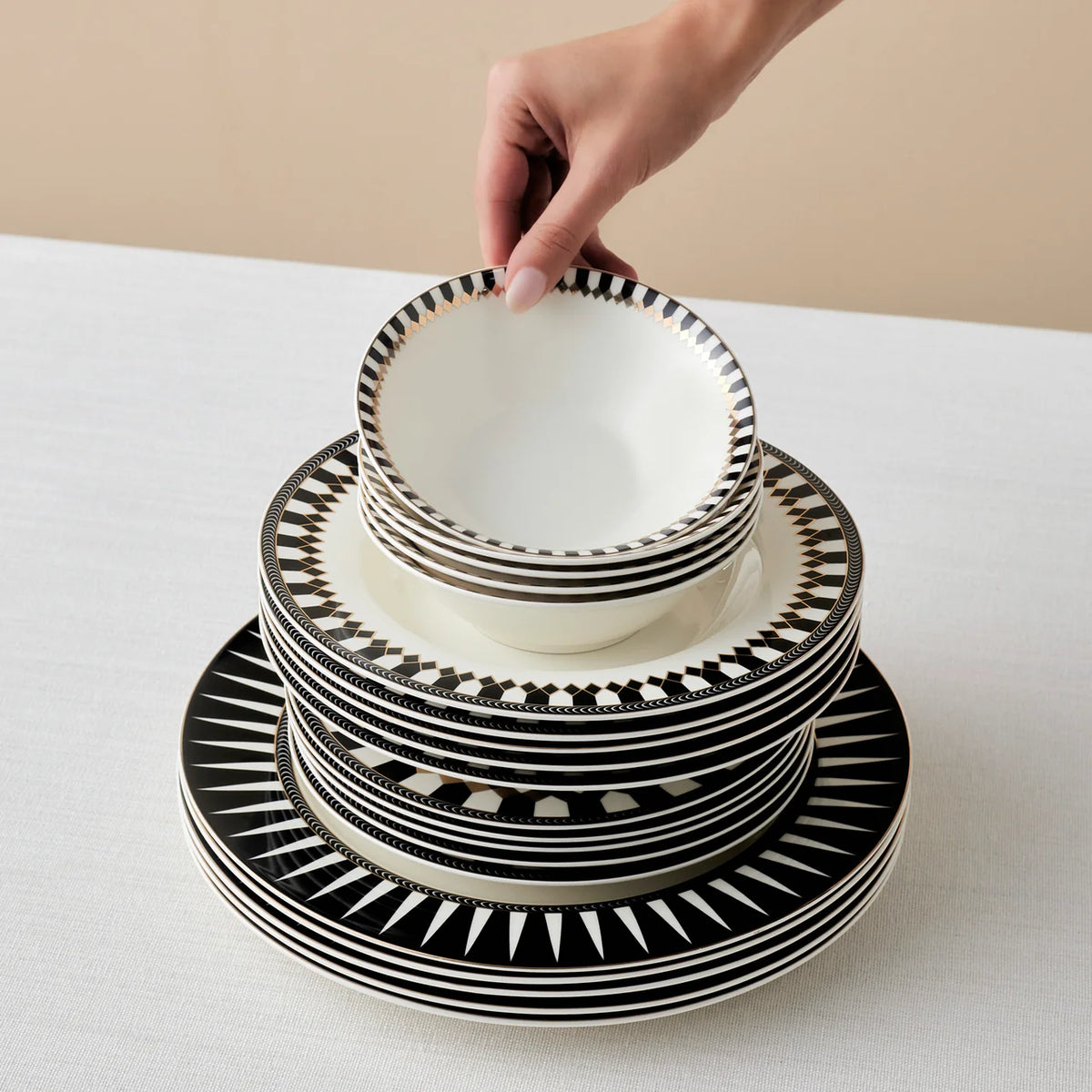 Karaca Elegance Bone Helsinki 24 Parça 6 Kişilik Yemek Takımı