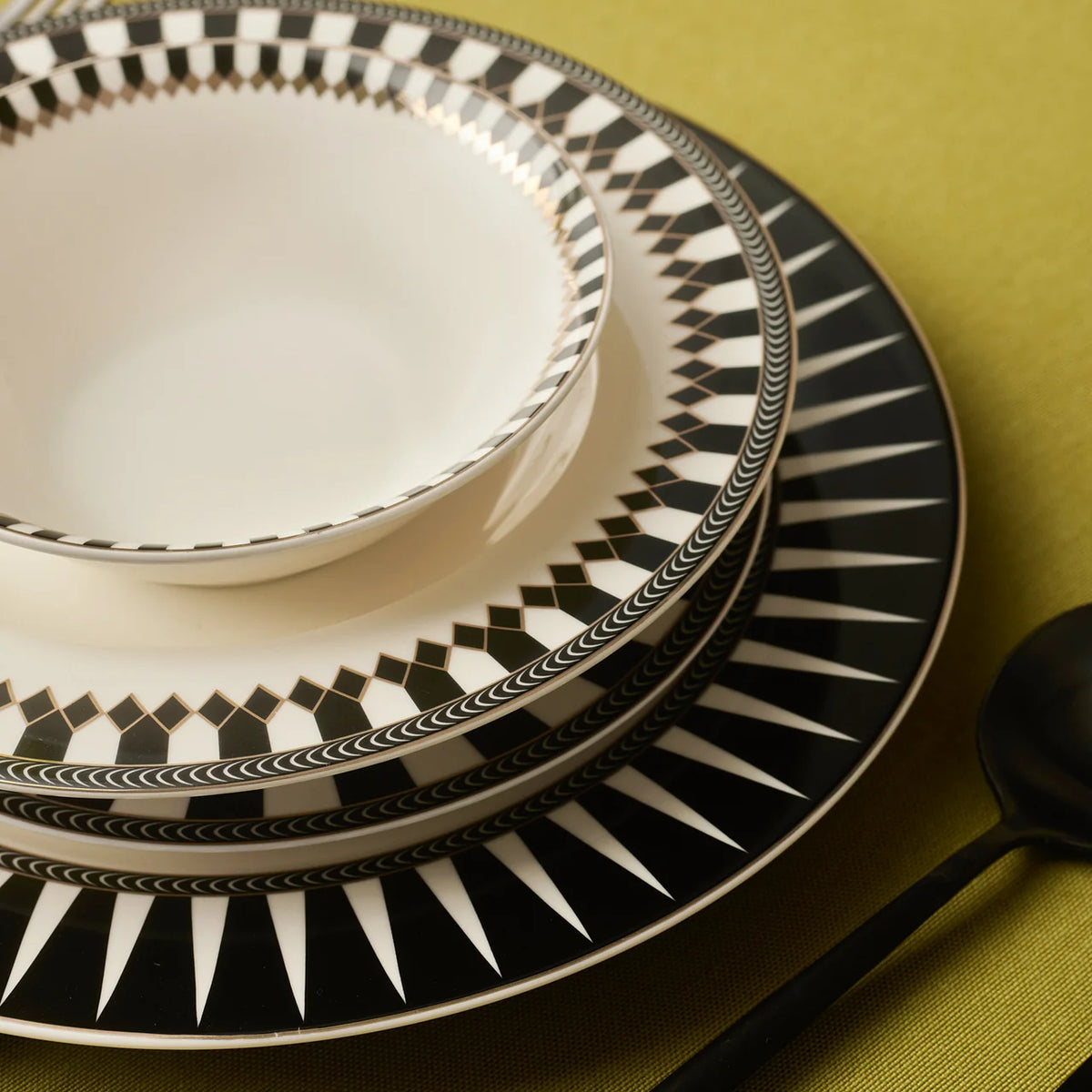 Karaca Elegance Bone Helsinki 24 Parça 6 Kişilik Yemek Takımı