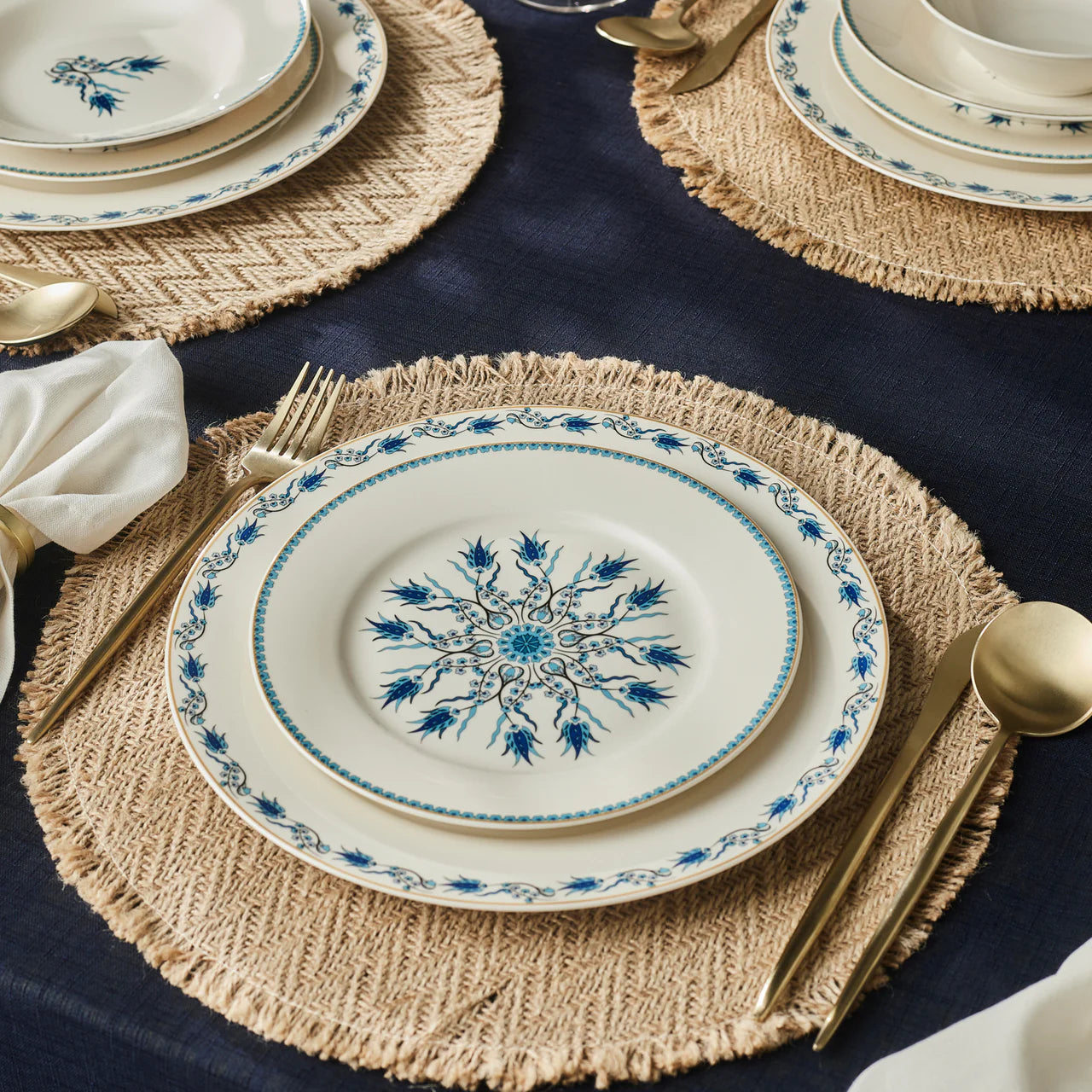 Karaca Forever Bone China İznik 24-teiliges Geschirrset für 6 Personen, bunt