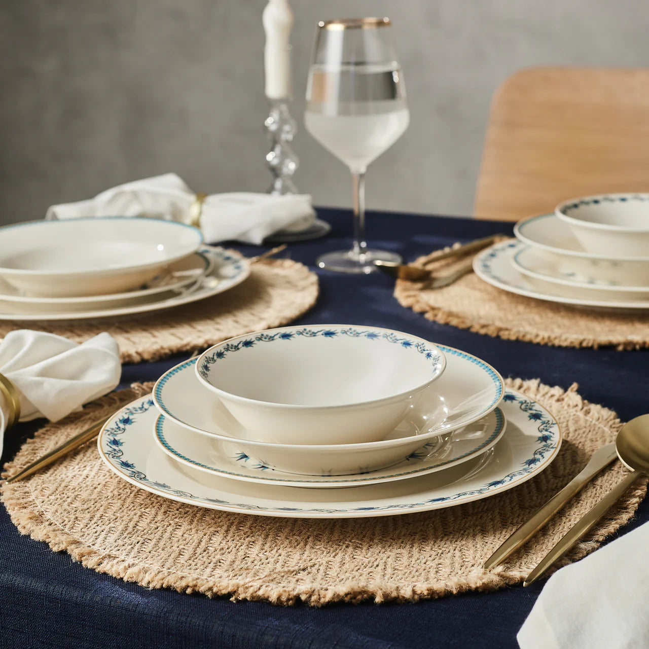 Karaca Forever Bone China İznik 24-teiliges Geschirrset für 6 Personen, bunt