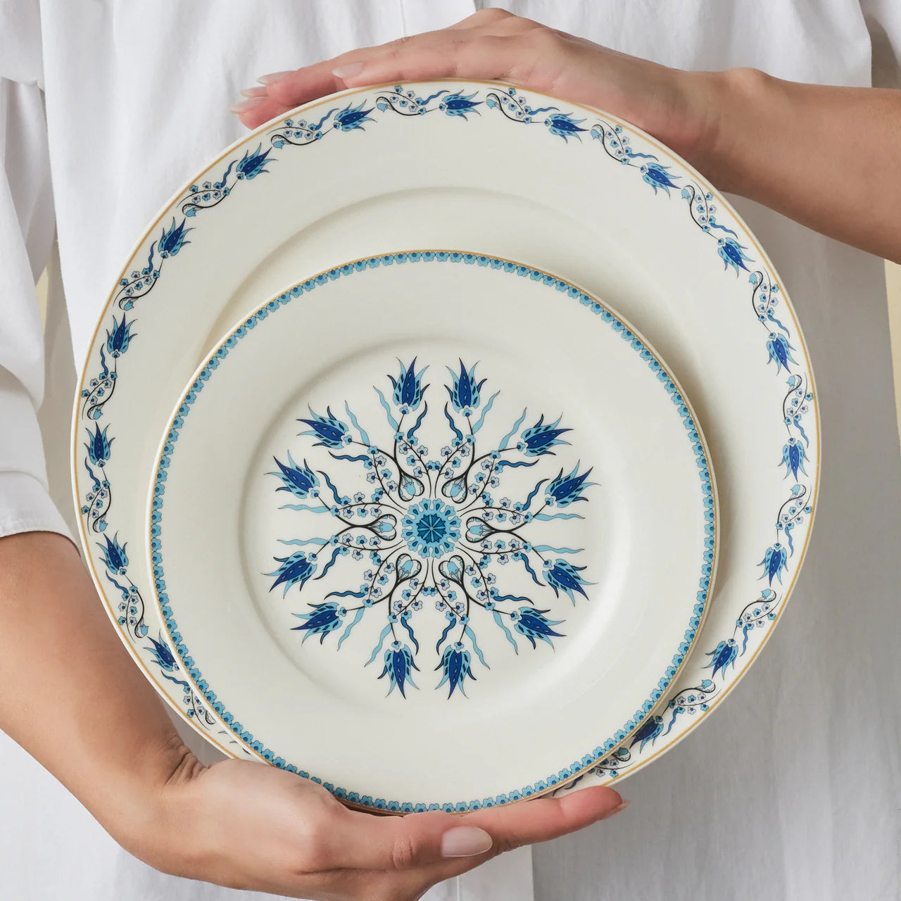 Karaca Forever Bone China İznik 24-teiliges Geschirrset für 6 Personen, bunt