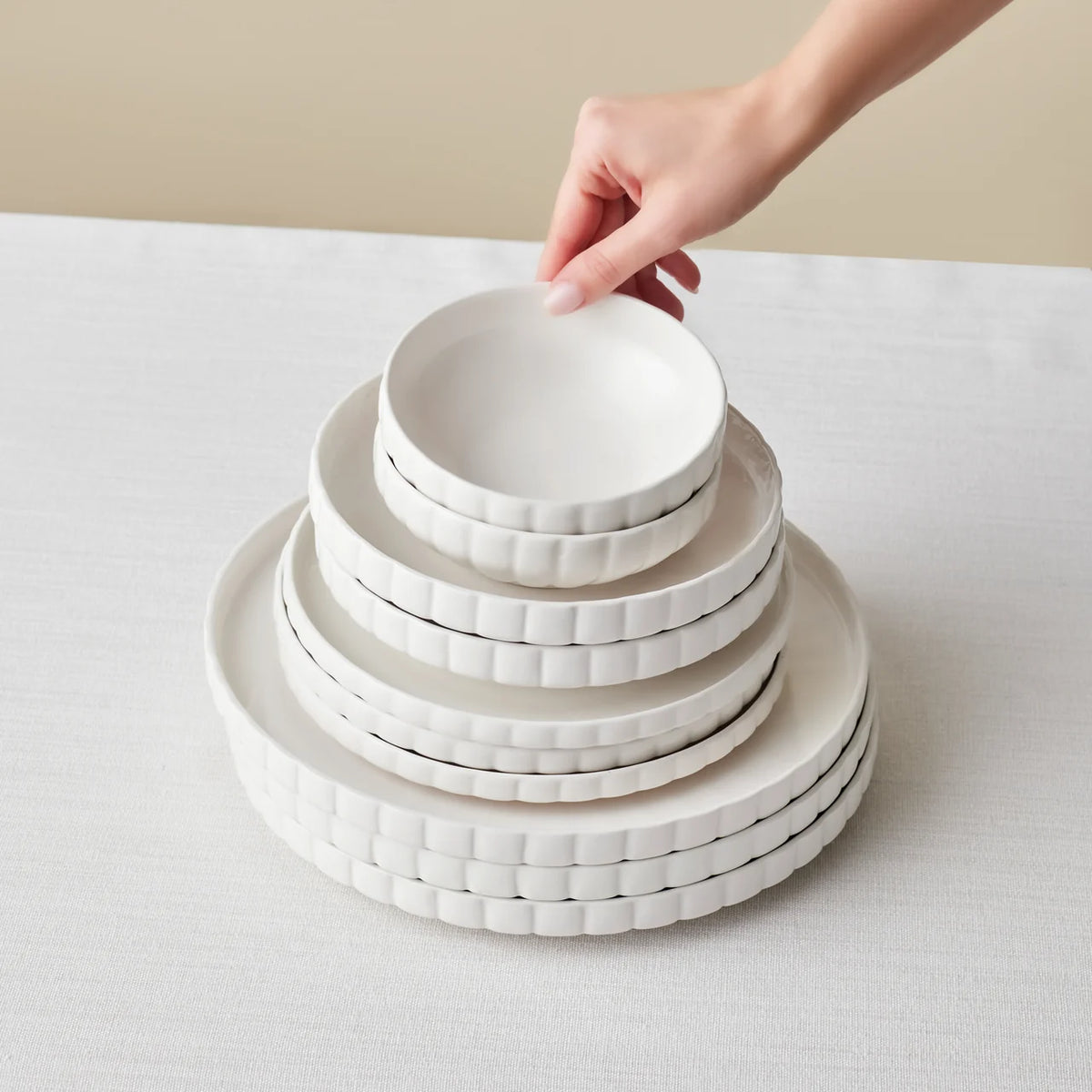 Karaca Stream Bone China Pumpkin 6 Kişilik 24 Parça Yemek Takımı, Beyaz