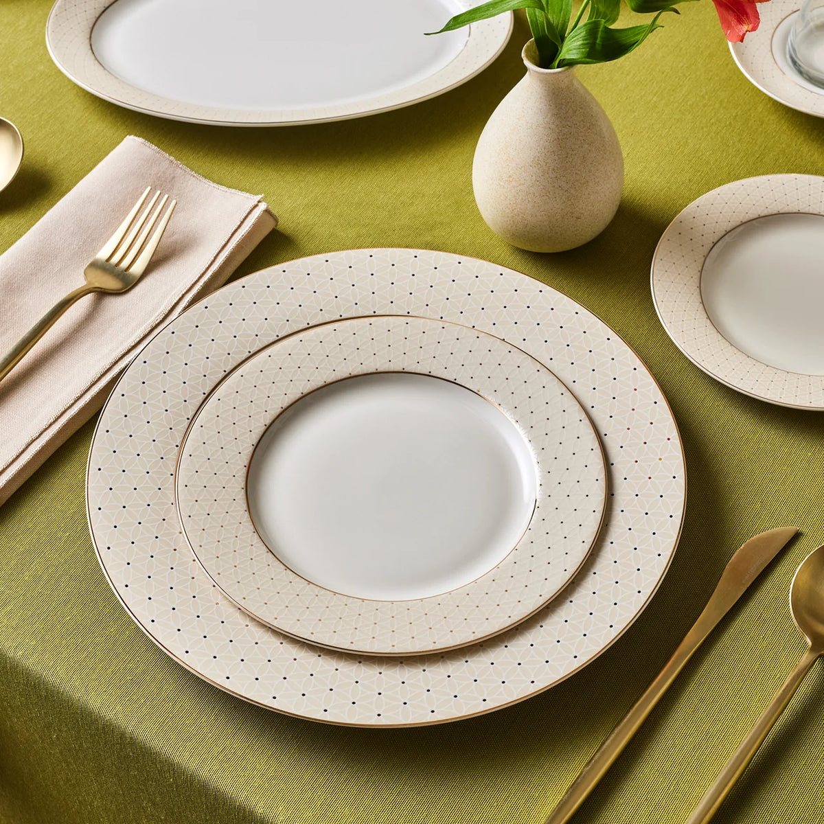 Karaca Elegance Bone Alessa 60 Parça 8 Kişilik Yemek Takımı ve Kahvaltı Seti