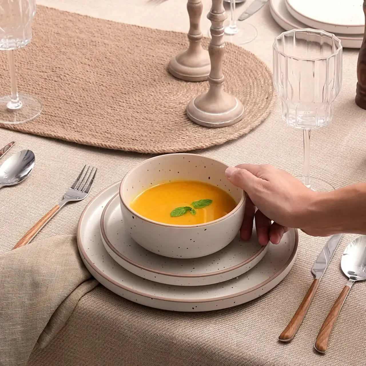 Karaca Chicago Dot 6-persoons servies, 18-delig, keramiek