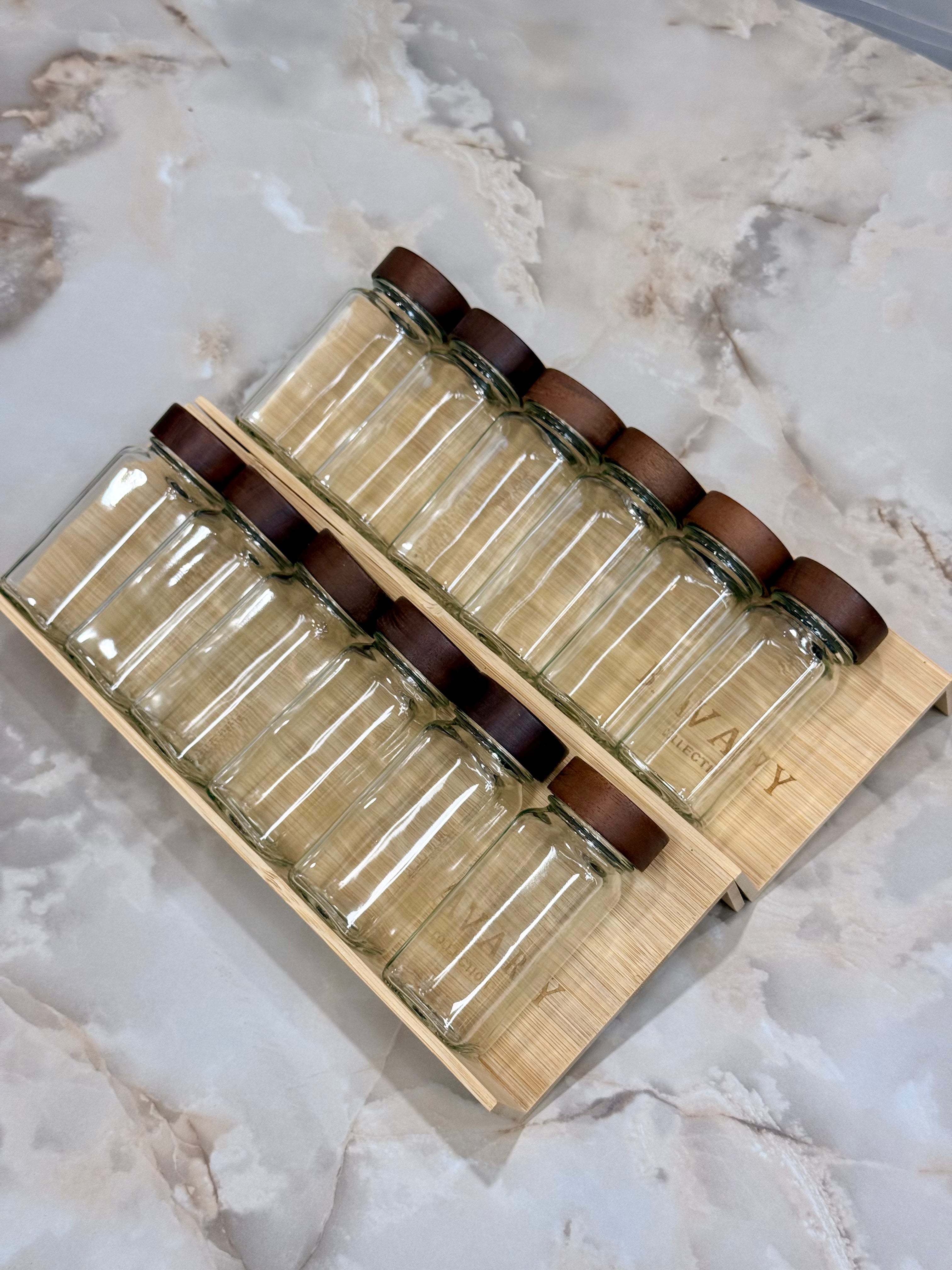 Bavary Gewürzständer – 12er-Set – Gläser mit Deckel – mit Holzständer