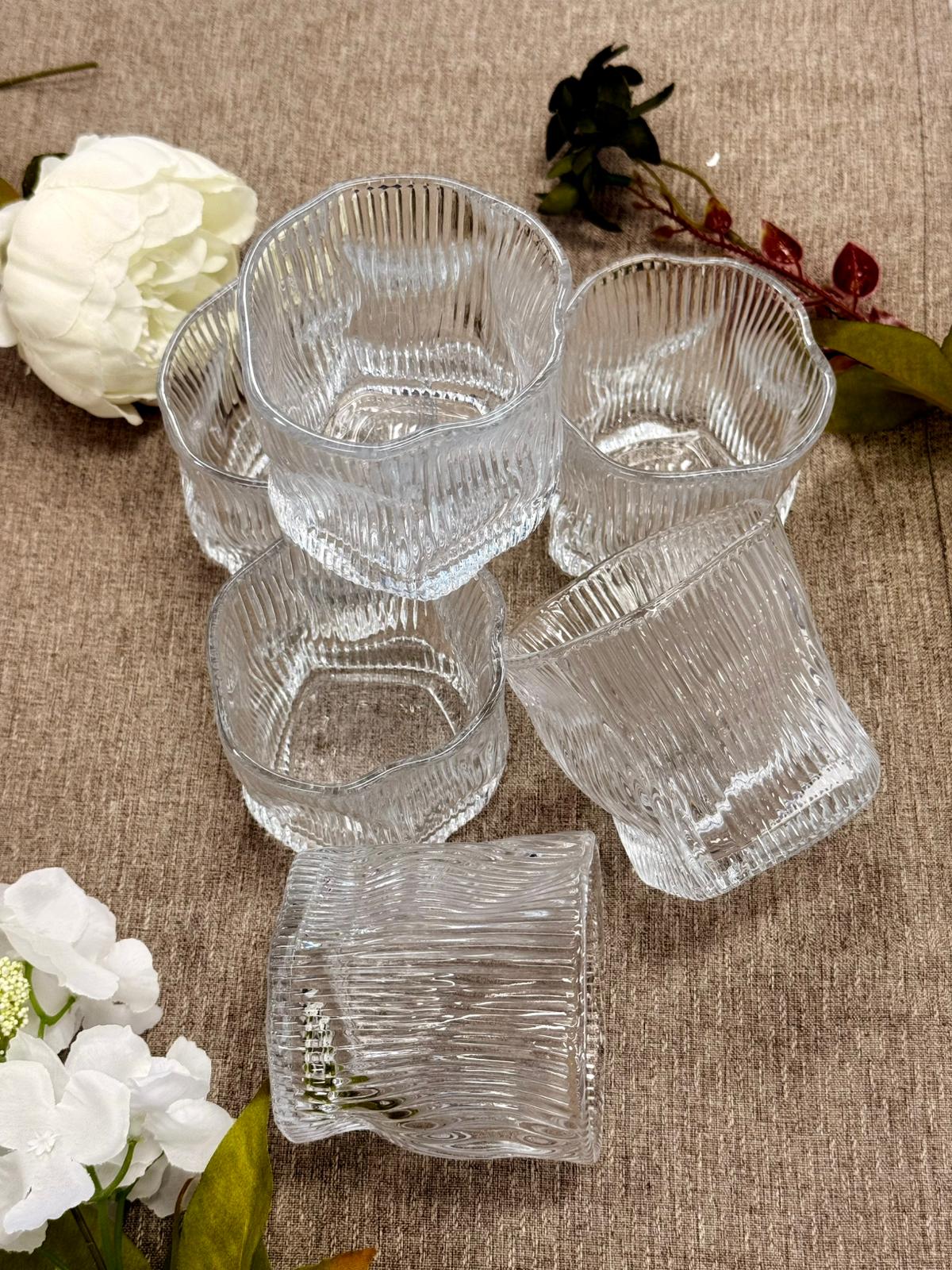 Kadoland Şık Dalgalı Cam Bardak Seti 6’lı / Elegante Golvende Glazen Set van 6