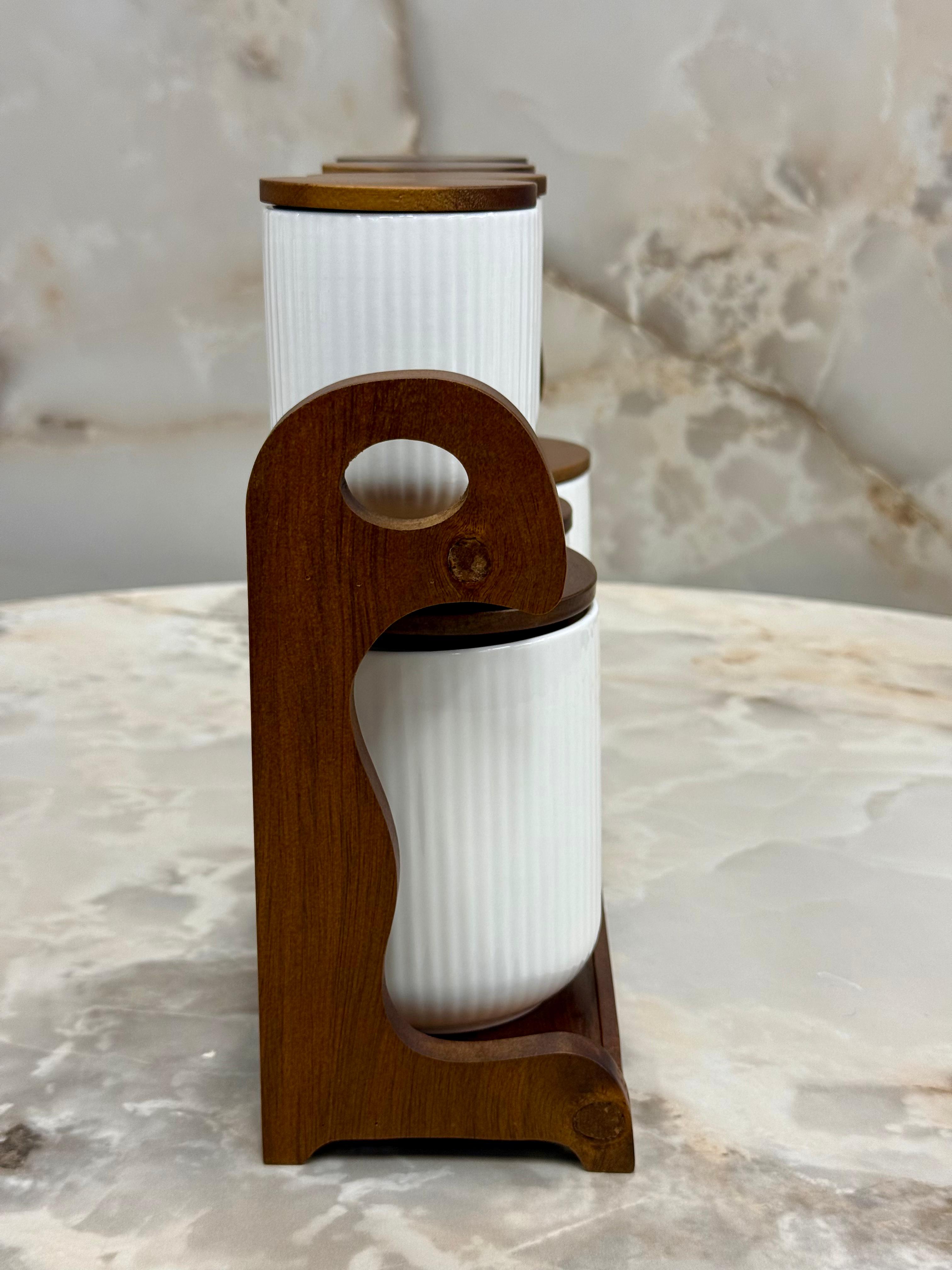 Lot de 8 pots à épices sur socle en bois Bavary